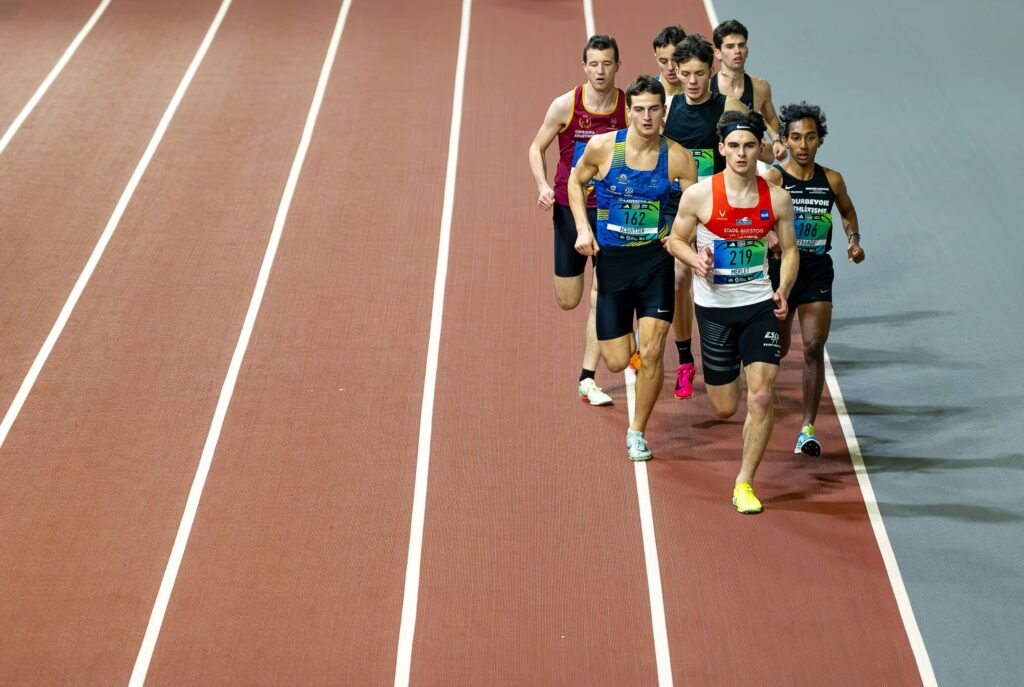 Pierre Merlet sur 800m à la Tempo Run League indoor à St Brieuc