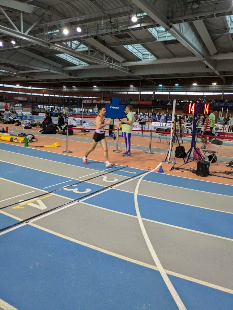 Benjamin Segeat aux France Nationaux de marche en salle 2025 à Lyon